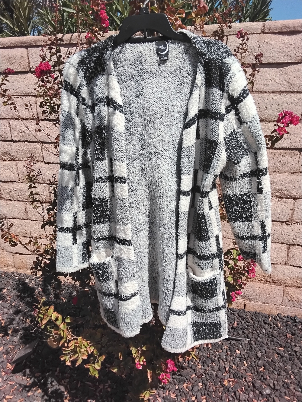 Cozy Plaid Open-Front Cardigan Sweater - Black & White